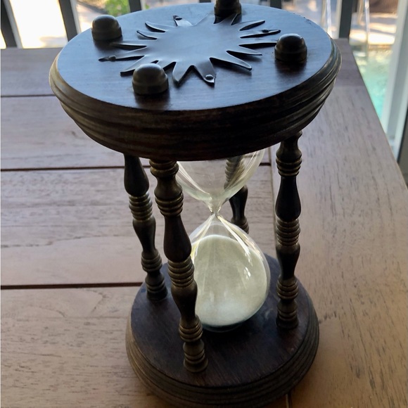 Sarreid Ltd brass hourglass made in Spain pure quality . On wood base - Picture 1 of 4